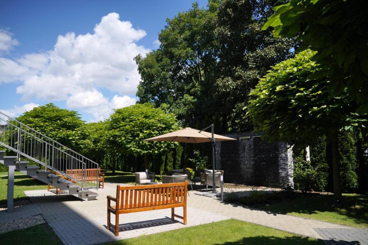Hotel Mousson Michalovce Ngoại thất bức ảnh
