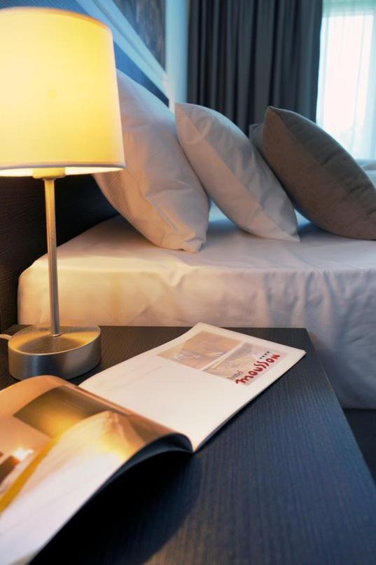 Hotel Mousson Michalovce Ngoại thất bức ảnh