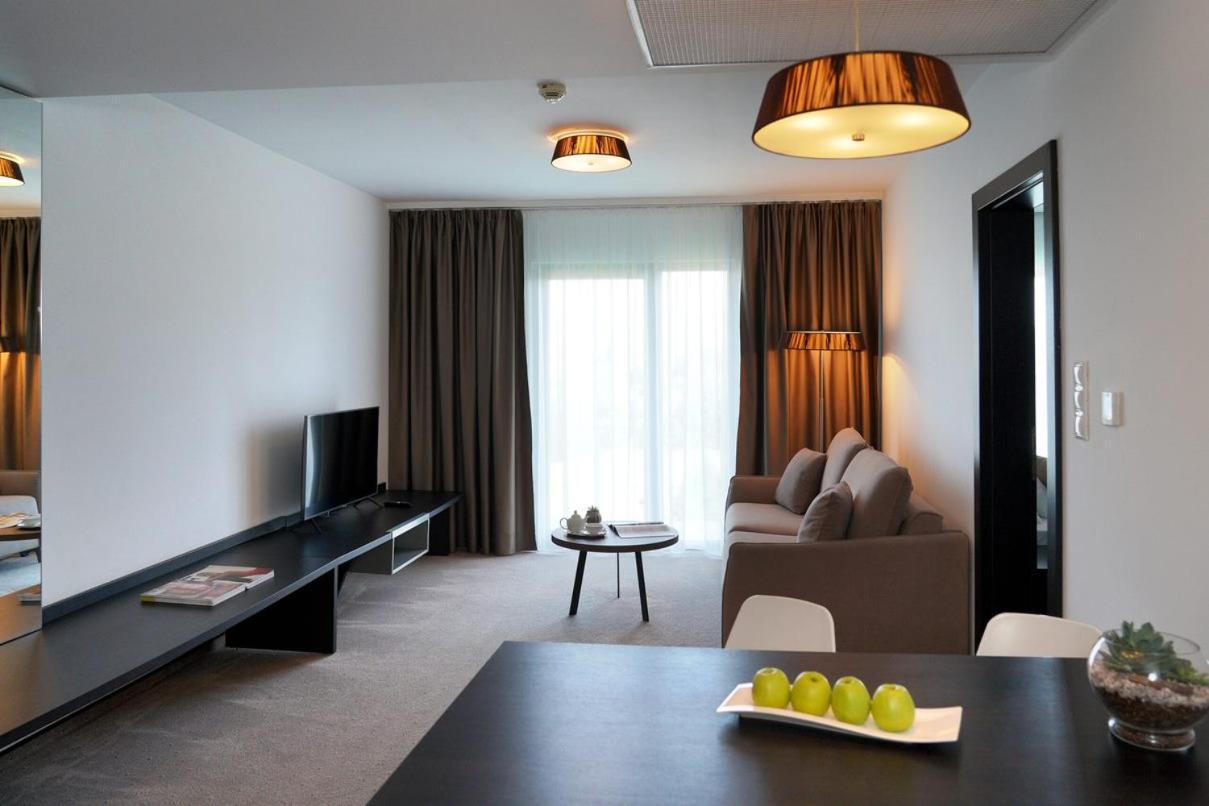 Hotel Mousson Michalovce Ngoại thất bức ảnh
