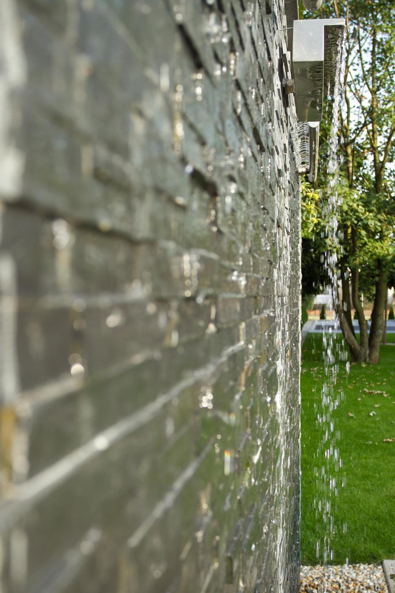 Hotel Mousson Michalovce Ngoại thất bức ảnh
