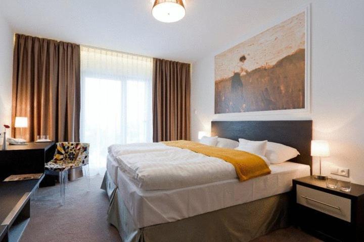 Hotel Mousson Michalovce Ngoại thất bức ảnh