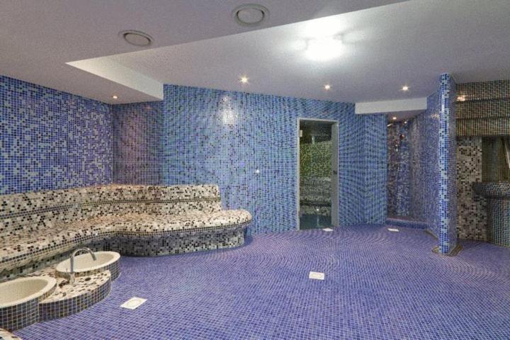 Hotel Mousson Michalovce Ngoại thất bức ảnh