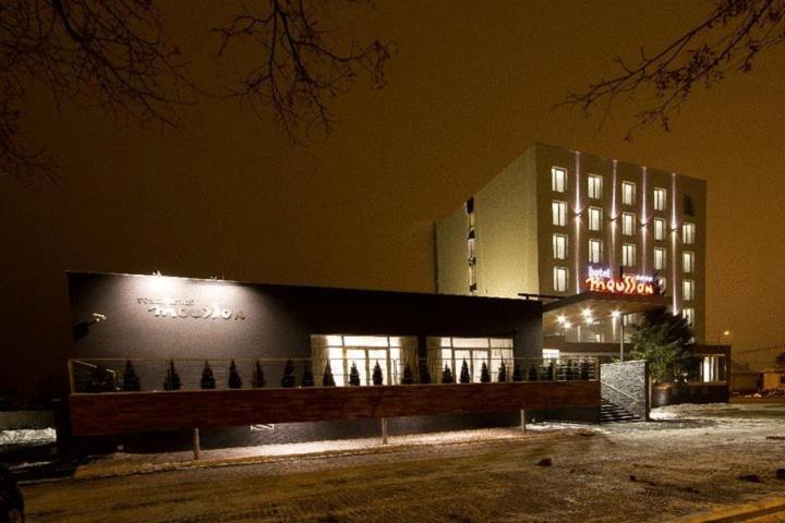 Hotel Mousson Michalovce Ngoại thất bức ảnh