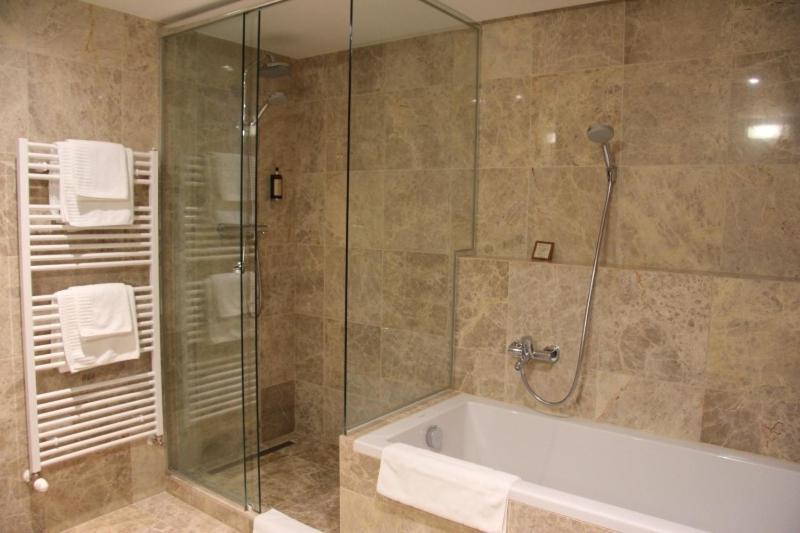 Hotel Mousson Michalovce Ngoại thất bức ảnh